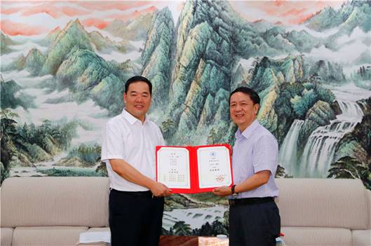 说明: //news.thaporn.com/__local/5/1F/FD/3F74C991D781AA48C9382A77949_1D8644B2_2944B.jpg